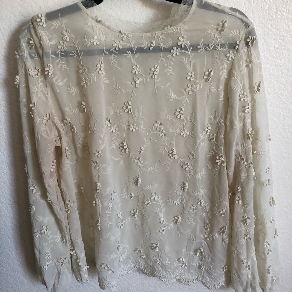 White long sleeve blouse